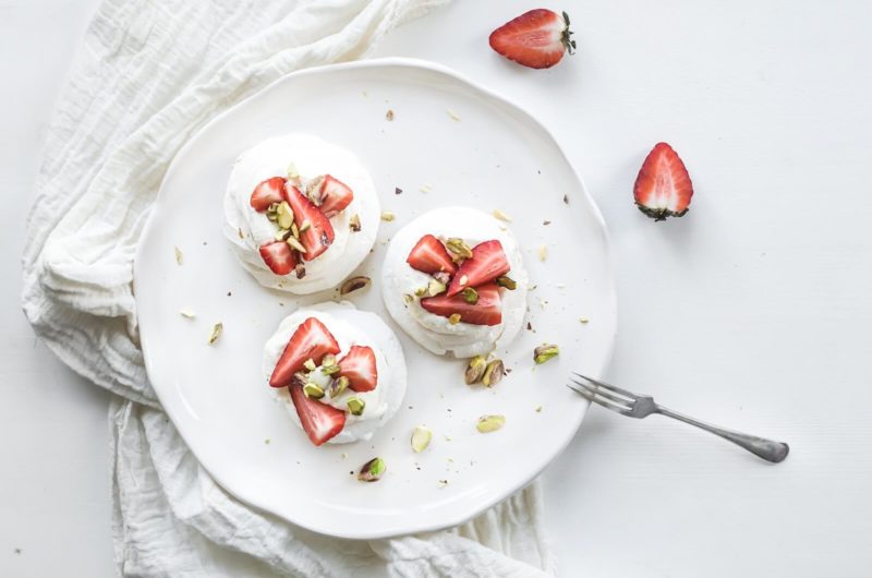 Pistachio Pavlova Meringue Cakes